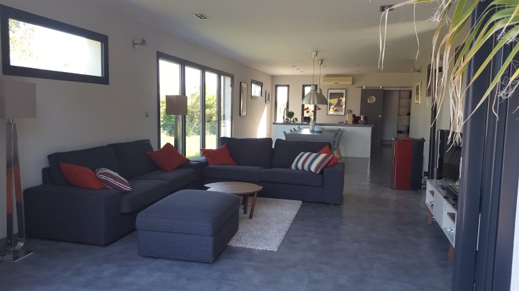 Stue sett fra basseng