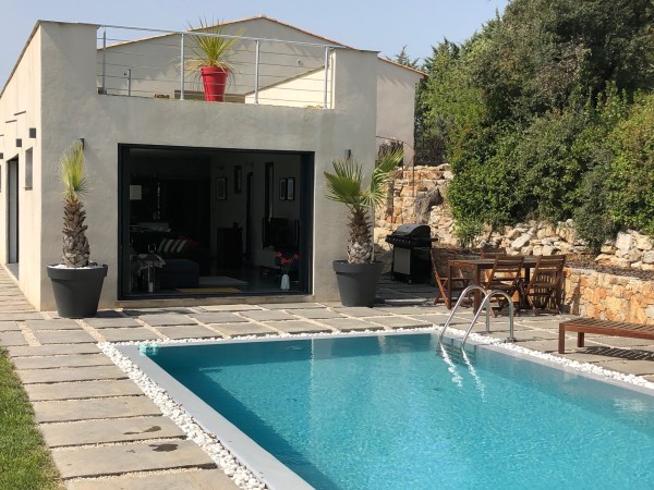 72EE2EF7-7713-4114-B3D1-E8A3D5B8E6AE